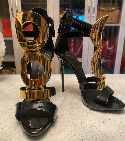 Giuseppe zanotti black and gold clearance heels